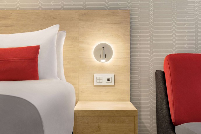 Imagen de la habitación del Hotel Ramada By Wyndham Madrid Tres Cantos. Foto 17