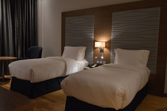 Imagen de la habitación del Hotel Ramada By Wyndham Manama City Centre. Foto 3