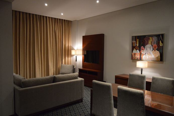 Imagen de la habitación del Hotel Ramada By Wyndham Manama City Centre. Foto 7