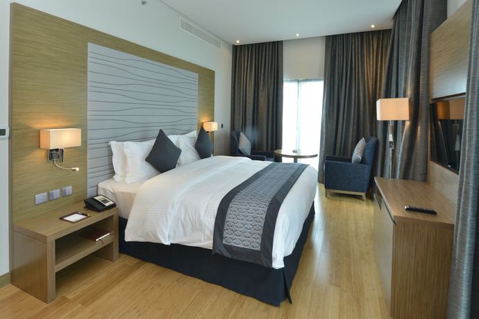 Imagen de la habitación del Hotel Ramada By Wyndham Manama City Centre. Foto 8