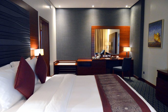 Imagen de la habitación del Hotel Ramada By Wyndham Manama City Centre. Foto 12