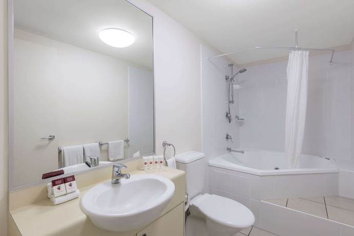 Imagen de la habitación del Hotel Ramada By Wyndham Marcoola Beach. Foto 9