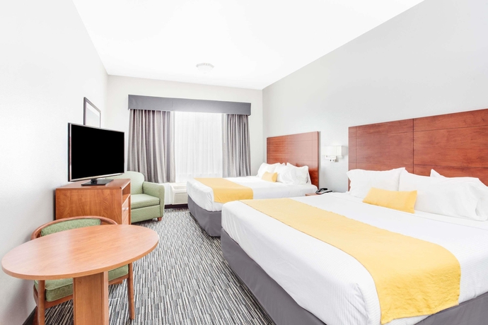 Imagen de la habitación del Hotel Ramada By Wyndham Marina. Foto 2