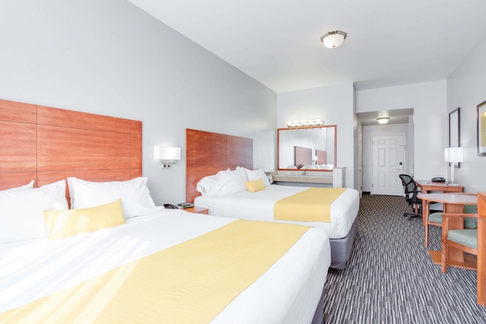 Imagen de la habitación del Hotel Ramada By Wyndham Marina. Foto 3