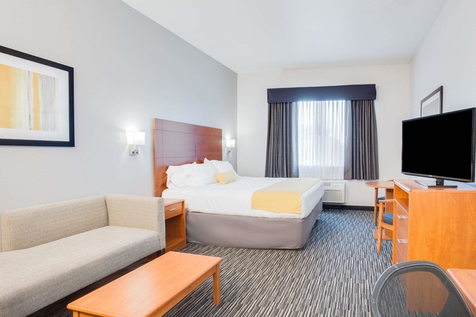 Imagen de la habitación del Hotel Ramada By Wyndham Marina. Foto 4