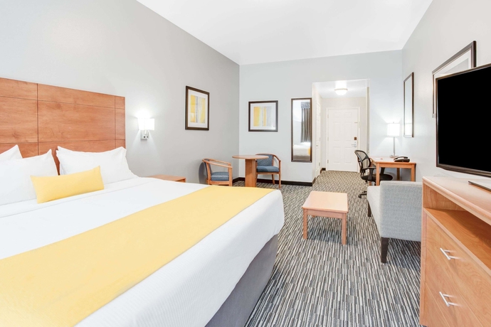 Imagen de la habitación del Hotel Ramada By Wyndham Marina. Foto 8