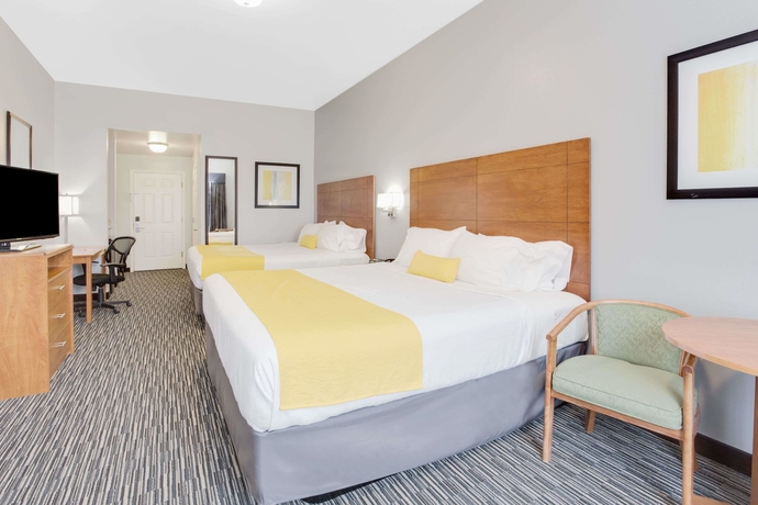 Imagen de la habitación del Hotel Ramada By Wyndham Marina. Foto 12