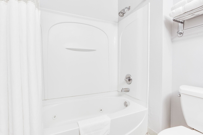 Imagen de la habitación del Hotel Ramada By Wyndham Marina. Foto 16