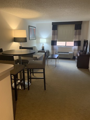 Imagen de la habitación del Hotel Ramada By Wyndham Marquette. Foto 18