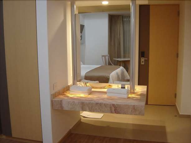 Imagen de la habitación del Hotel Ramada By Wyndham Mexico City Santa Fe. Foto 19