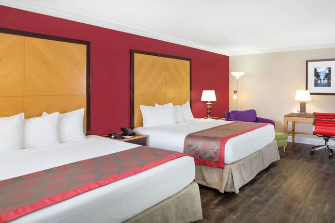 Imagen de la habitación del Hotel Ramada By Wyndham Miami Springs/miami International Airport. Foto 9