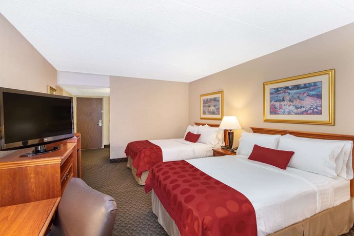Imagen de la habitación del Hotel Ramada By Wyndham Midtown Grand Island. Foto 2