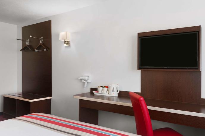 Imagen de la habitación del Hotel Ramada By Wyndham Milton Keynes. Foto 2