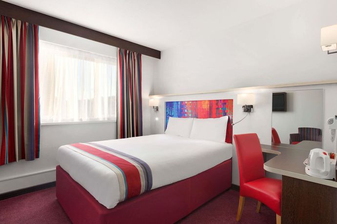 Imagen de la habitación del Hotel Ramada By Wyndham Milton Keynes. Foto 3