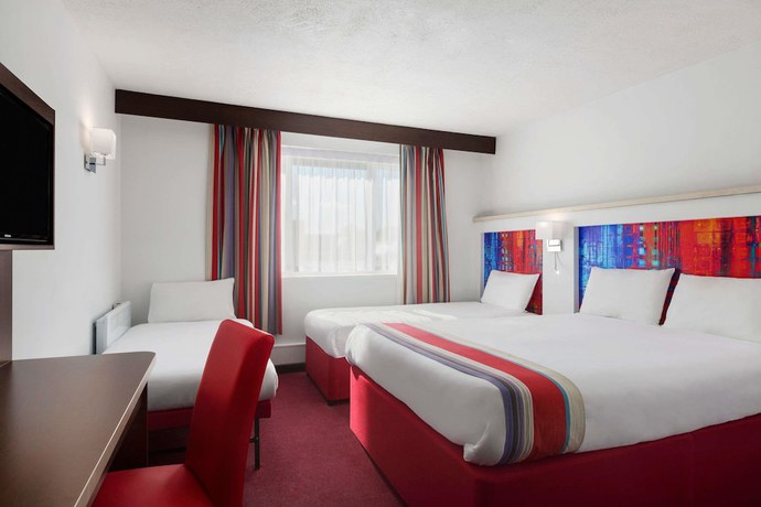 Imagen de la habitación del Hotel Ramada By Wyndham Milton Keynes. Foto 5