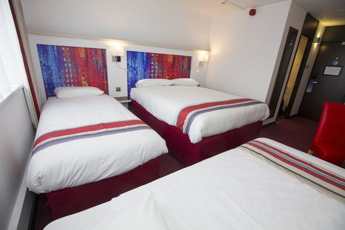 Imagen de la habitación del Hotel Ramada By Wyndham Milton Keynes. Foto 15