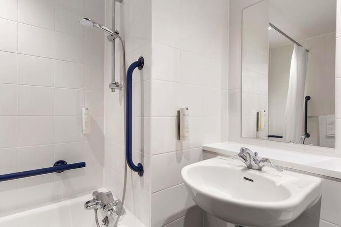 Imagen de la habitación del Hotel Ramada By Wyndham Milton Keynes. Foto 18