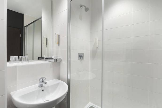 Imagen de la habitación del Hotel Ramada By Wyndham Milton Keynes. Foto 19