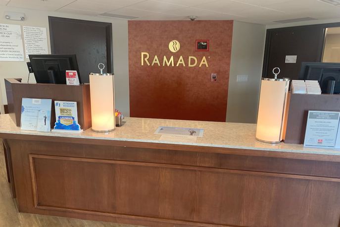 Imagen de los interiores del Hotel Ramada By Wyndham Minneapolis Golden Valley. Foto 19