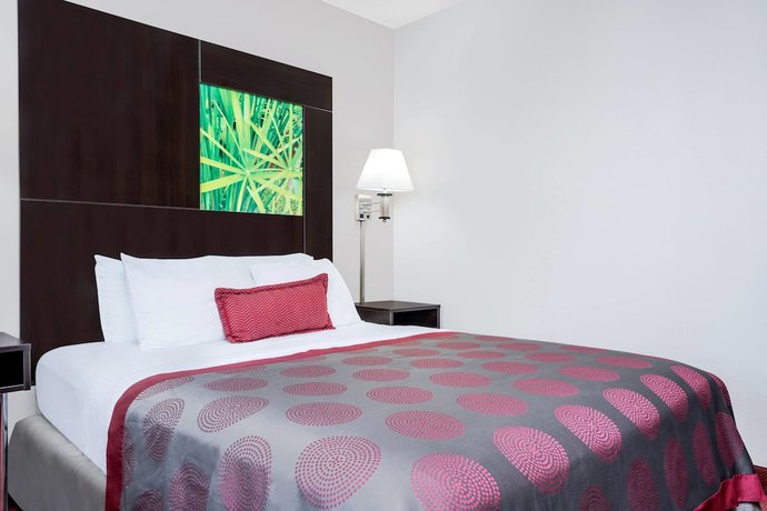 Imagen de la habitación del Hotel Ramada By Wyndham Minneapolis Golden Valley. Foto 16