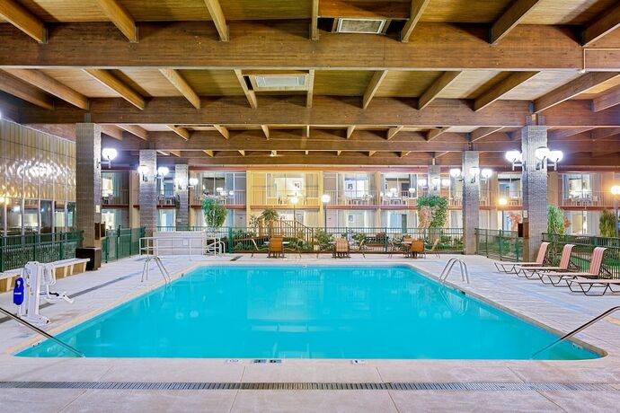 Imagen general del Hotel Ramada By Wyndham Mitchell & Conference Cent. Foto 1