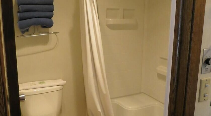 Imagen de la habitación del Hotel Ramada By Wyndham Mitchell & Conference Cent. Foto 5