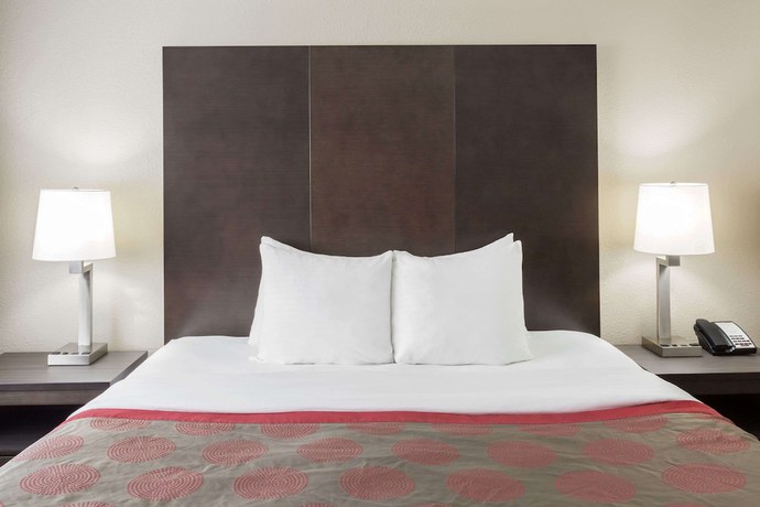 Imagen de la habitación del Hotel Ramada By Wyndham Monterey. Foto 8