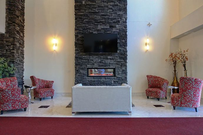 Imagen de los interiores del Hotel Ramada By Wyndham Moose Jaw. Foto 20