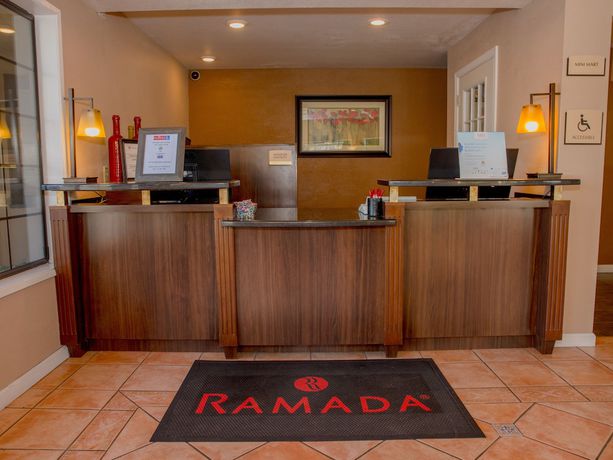 Imagen de los interiores del Hotel Ramada By Wyndham Mountain View. Foto 16