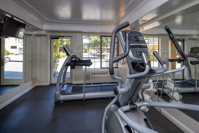 Imagen de los interiores del Hotel Ramada By Wyndham Mountain View. Foto 18