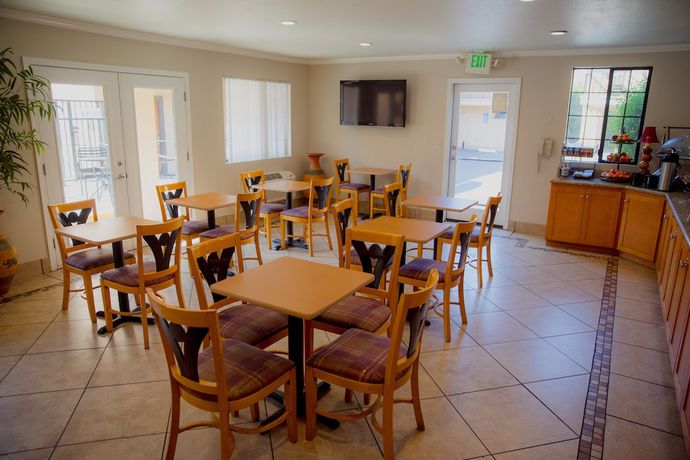 Imagen del bar/restaurante del Hotel Ramada By Wyndham Mountain View. Foto 4