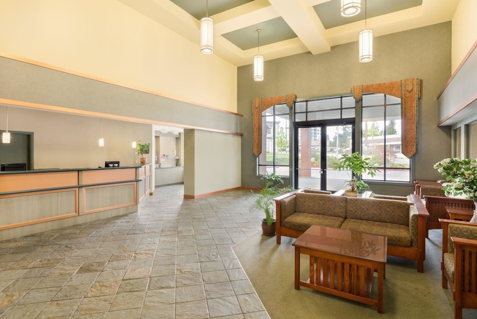 Imagen de los interiores del Hotel Ramada By Wyndham Nanaimo. Foto 16