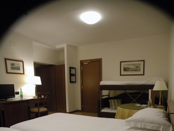 Imagen de la habitación del Hotel Ramada By Wyndham Naples. Foto 9