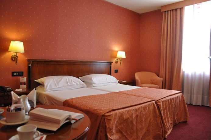 Imagen de la habitación del Hotel Ramada By Wyndham Naples. Foto 15