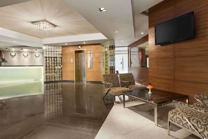 Imagen de los interiores del Hotel Ramada By Wyndham Navi Mumbai. Foto 20