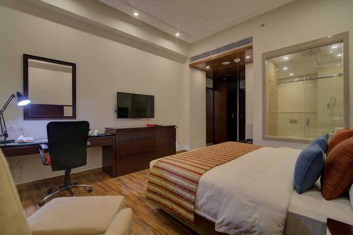 Imagen de la habitación del Hotel Ramada By Wyndham New Delhi Pitampura. Foto 3