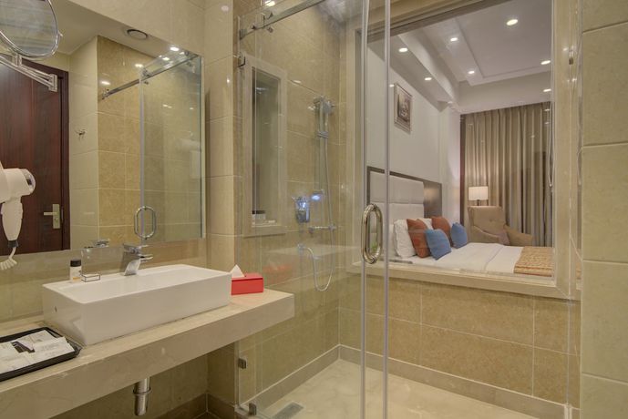 Imagen de la habitación del Hotel Ramada By Wyndham New Delhi Pitampura. Foto 8