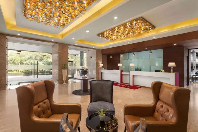 Imagen de los interiores del Hotel Ramada By Wyndham New Delhi Pitampura. Foto 19