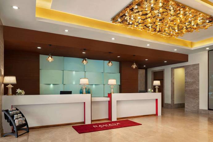 Imagen de los interiores del Hotel Ramada By Wyndham New Delhi Pitampura. Foto 20