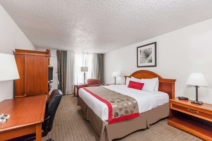Imagen de la habitación del Hotel Ramada By Wyndham New Iberia. Foto 6