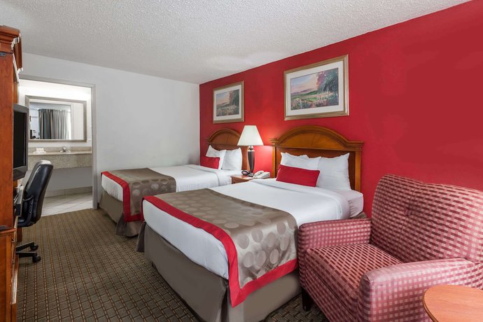 Imagen de la habitación del Hotel Ramada By Wyndham New Iberia. Foto 8
