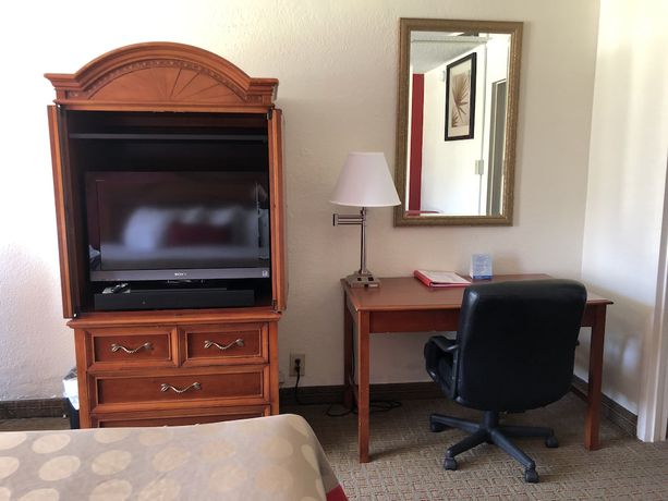 Imagen de la habitación del Hotel Ramada By Wyndham New Iberia. Foto 12