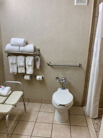 Imagen de la habitación del Hotel Ramada By Wyndham Newark/wilmington. Foto 7