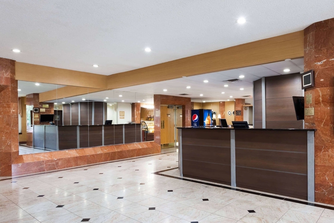 Imagen de los interiores del Hotel Ramada By Wyndham Newburgh/west Point. Foto 17