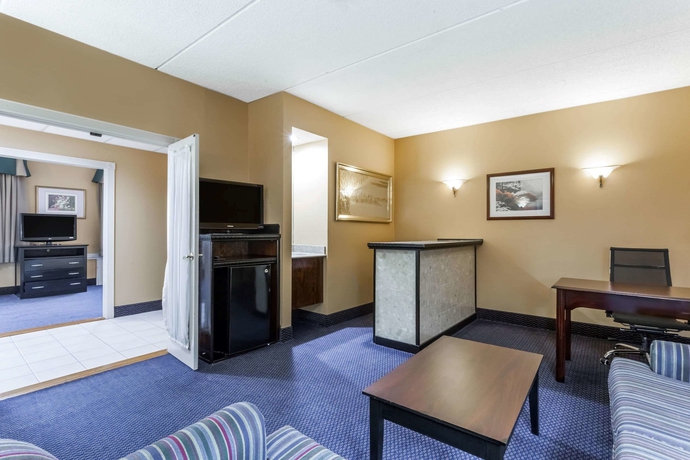 Imagen de la habitación del Hotel Ramada By Wyndham Newburgh/west Point. Foto 14