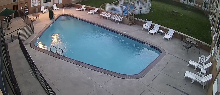 Imagen de la piscina del Hotel Ramada By Wyndham Newburgh/west Point. Foto 19