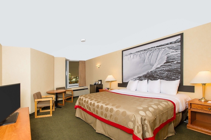 Imagen de la habitación del Hotel Ramada By Wyndham Niagara Falls Near The Falls. Foto 2