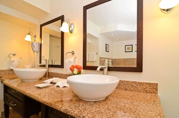 Imagen de la habitación del Hotel Ramada By Wyndham Oakland Downtown City Center. Foto 5