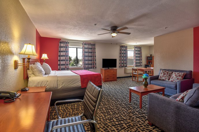 Imagen de la habitación del Hotel Ramada By Wyndham Oklahoma City Airport North. Foto 9