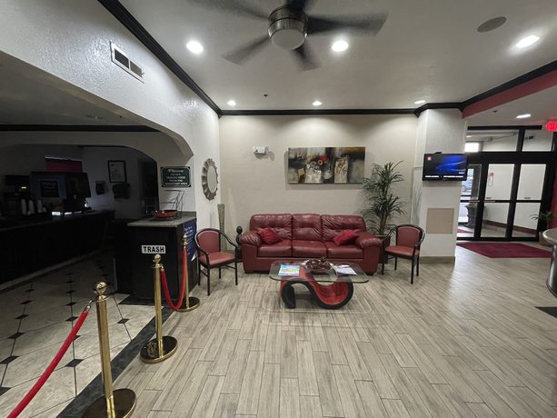 Imagen de los interiores del Hotel Ramada By Wyndham Oklahoma City Airport North. Foto 20